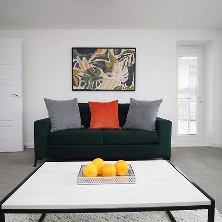 No 43 Stadium Views By Ssw - 2Br, Parking, Sleeps 4, 3Min Walk To Stadium, 10Min Drive To City Centre, Marina And Close To M4 Morriston Экстерьер фото