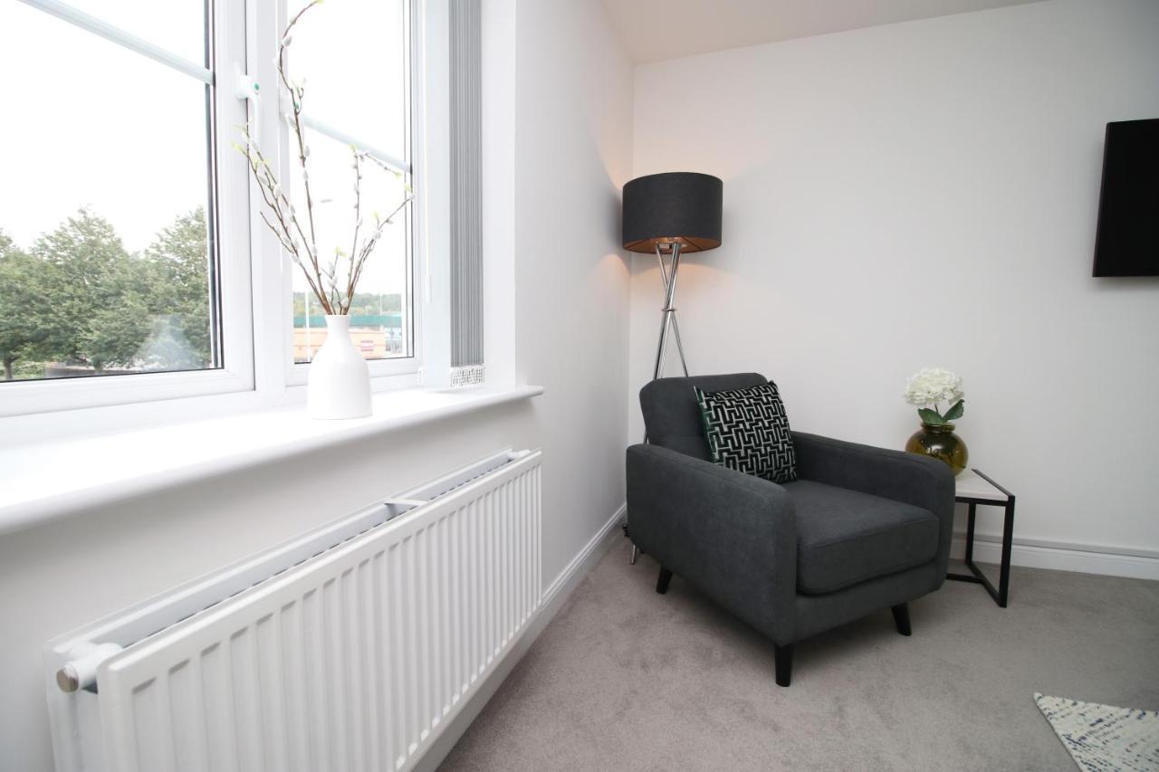 No 43 Stadium Views By Ssw - 2Br, Parking, Sleeps 4, 3Min Walk To Stadium, 10Min Drive To City Centre, Marina And Close To M4 Morriston Экстерьер фото