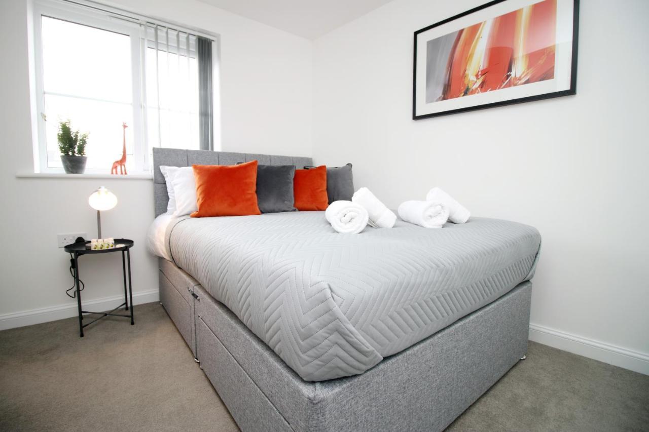 No 43 Stadium Views By Ssw - 2Br, Parking, Sleeps 4, 3Min Walk To Stadium, 10Min Drive To City Centre, Marina And Close To M4 Morriston Экстерьер фото