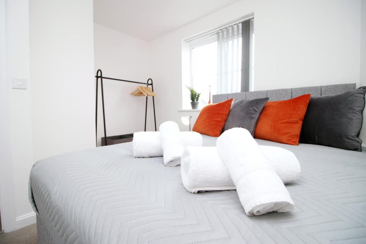 No 43 Stadium Views By Ssw - 2Br, Parking, Sleeps 4, 3Min Walk To Stadium, 10Min Drive To City Centre, Marina And Close To M4 Morriston Экстерьер фото