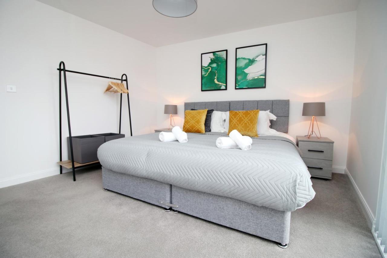 No 43 Stadium Views By Ssw - 2Br, Parking, Sleeps 4, 3Min Walk To Stadium, 10Min Drive To City Centre, Marina And Close To M4 Morriston Экстерьер фото
