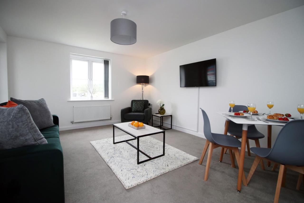 No 43 Stadium Views By Ssw - 2Br, Parking, Sleeps 4, 3Min Walk To Stadium, 10Min Drive To City Centre, Marina And Close To M4 Morriston Экстерьер фото