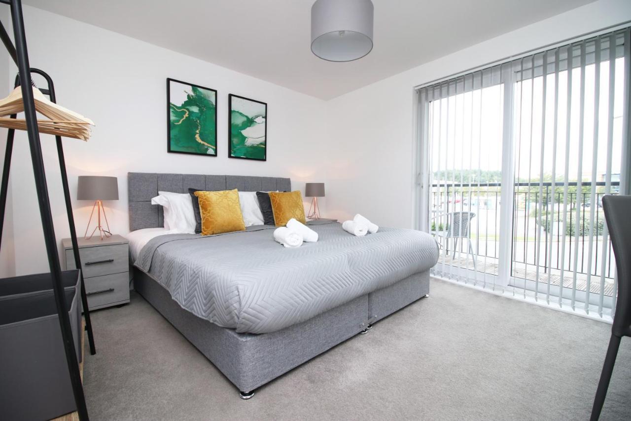 No 43 Stadium Views By Ssw - 2Br, Parking, Sleeps 4, 3Min Walk To Stadium, 10Min Drive To City Centre, Marina And Close To M4 Morriston Экстерьер фото