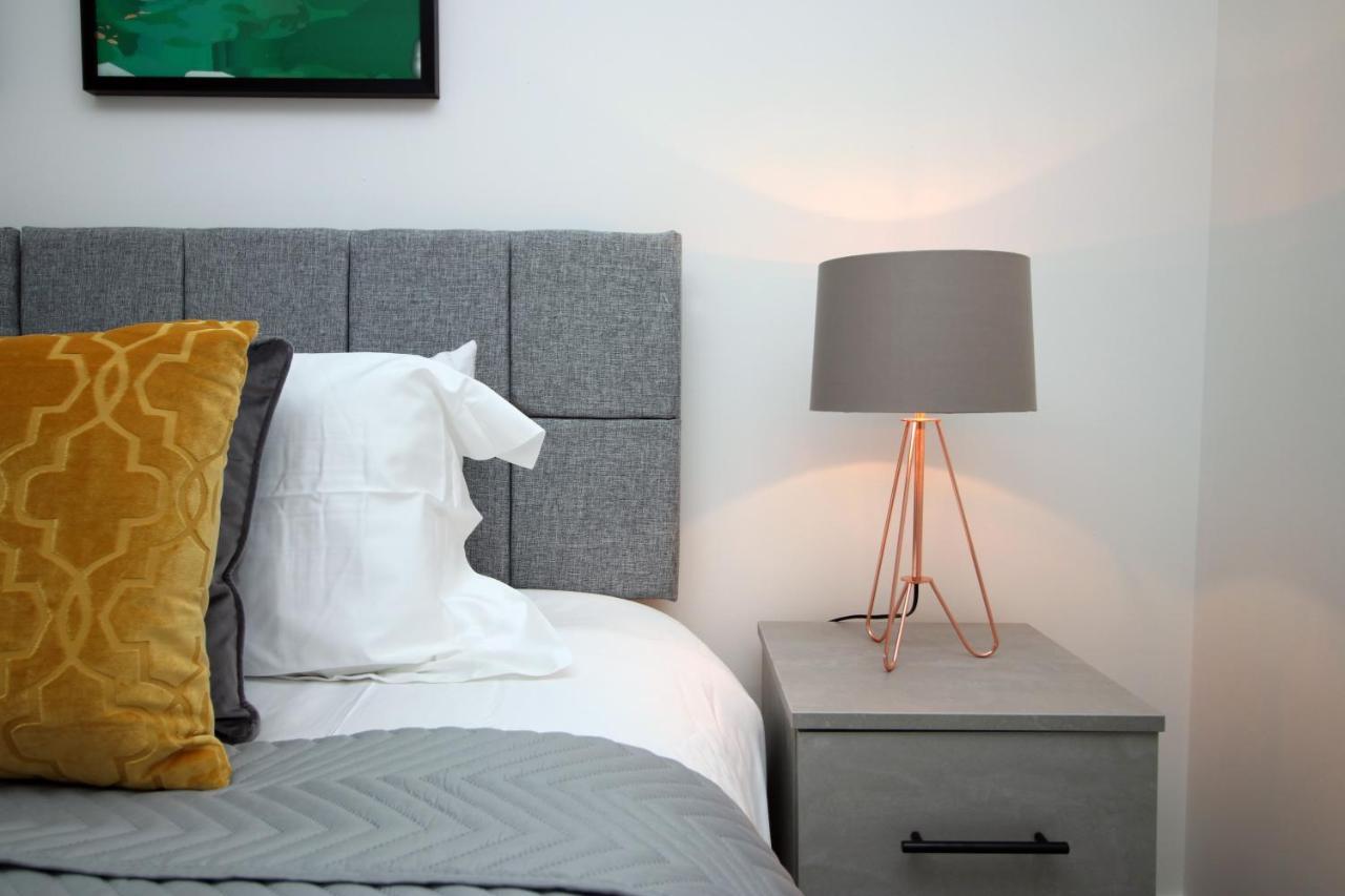 No 43 Stadium Views By Ssw - 2Br, Parking, Sleeps 4, 3Min Walk To Stadium, 10Min Drive To City Centre, Marina And Close To M4 Morriston Экстерьер фото