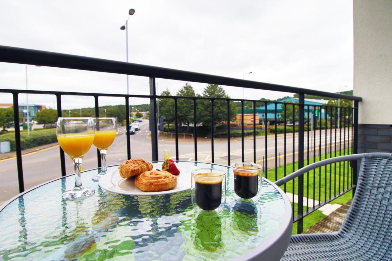 No 43 Stadium Views By Ssw - 2Br, Parking, Sleeps 4, 3Min Walk To Stadium, 10Min Drive To City Centre, Marina And Close To M4 Morriston Экстерьер фото